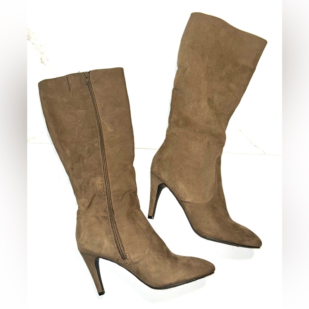 Faux Suede Knee-High Women's Boots w/Heel